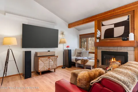 $1,410,000 | 4420 Berry Drive, Unit 3824, Wilson, WY 83014