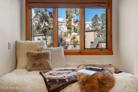 $1,410,000 | 4420 Berry Drive, Unit 3824, Wilson, WY 83014