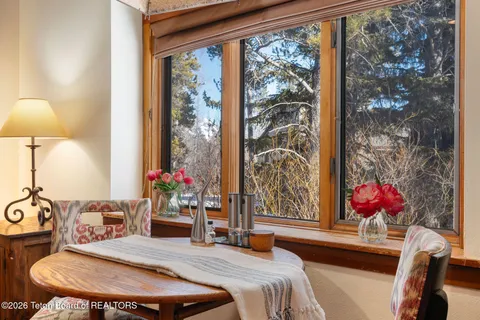 $1,410,000 | 4420 Berry Drive, Unit 3824, Wilson, WY 83014