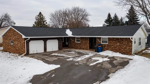$350,000 | 1000 Miller Lane, Kaukauna, WI 54130