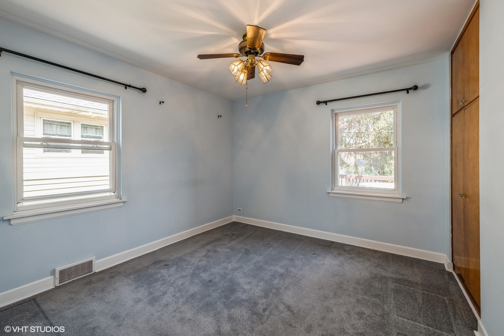 4123 Maple Avenue Brookfield, IL 60513 - Photo 9 of 18 a view of an empty room with a window