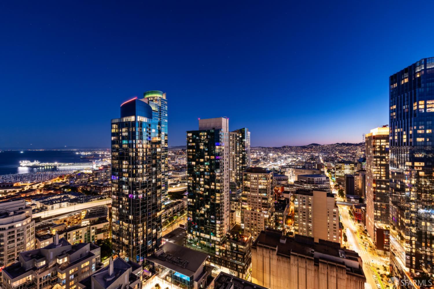 201 Folsom Street, Unit PH41C San Francisco, CA 94105 - Photo 49 of 72 a view of a city