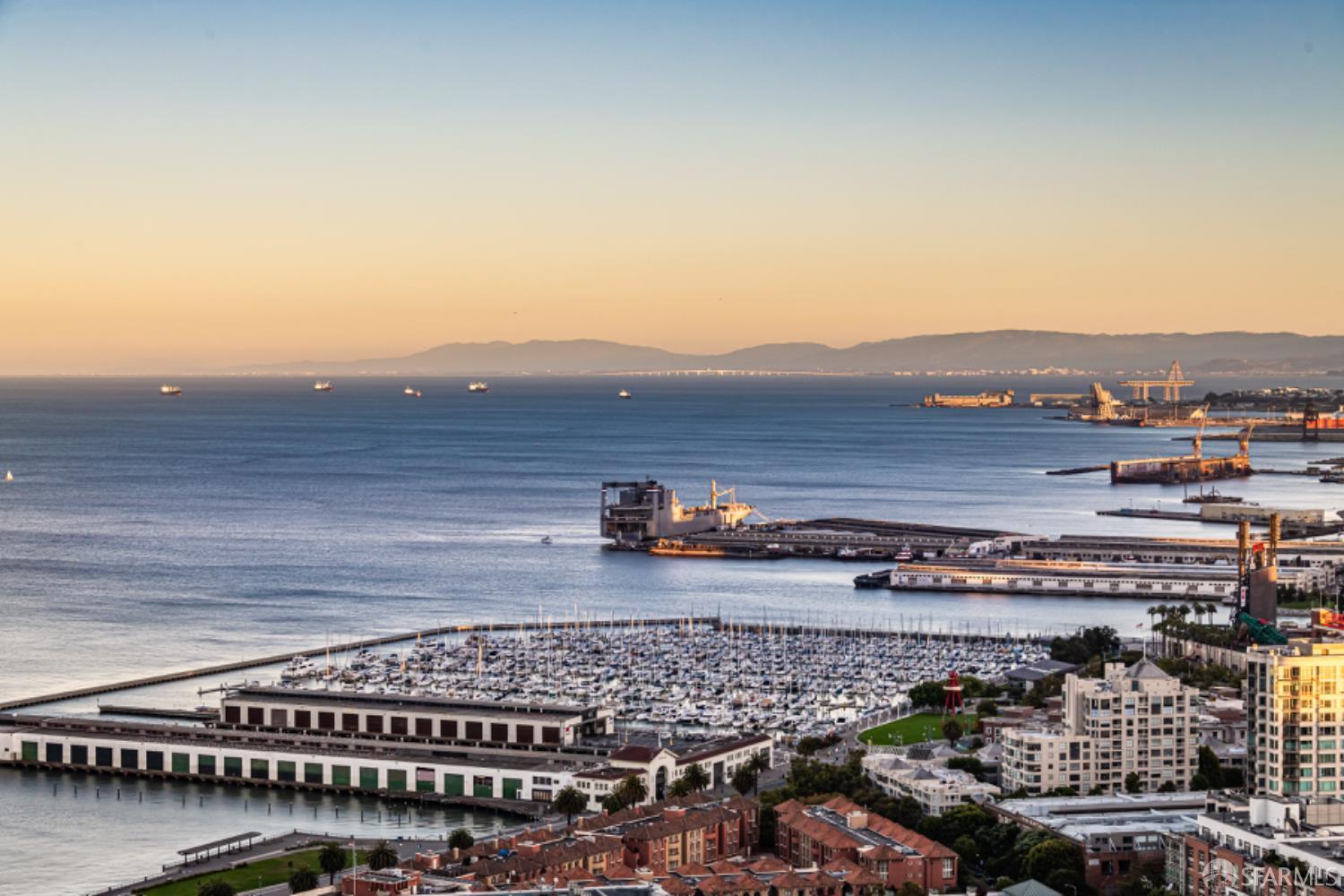 201 Folsom Street, Unit PH41C San Francisco, CA 94105 - Photo 56 of 72 a view of a city