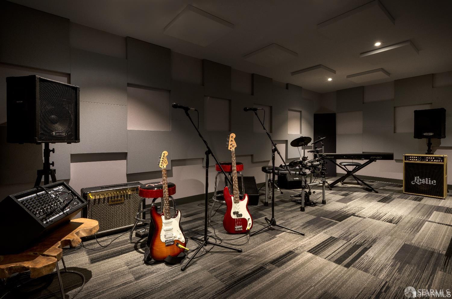 201 Folsom Street, Unit PH41C San Francisco, CA 94105 - Photo 69 of 72 a view of a room with gym equipment