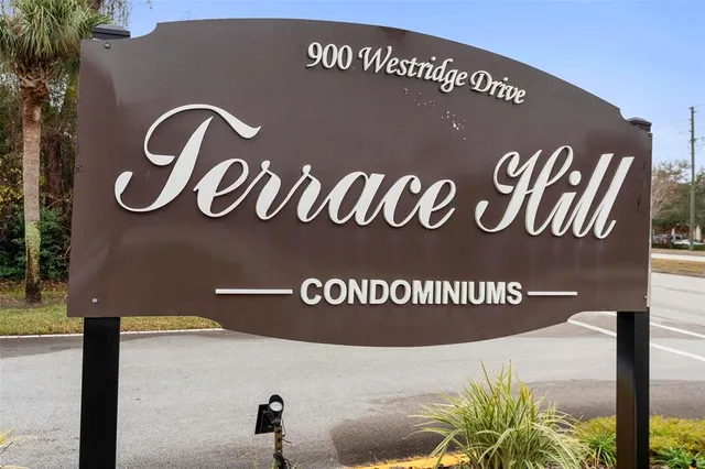 $199,900 | 245 Terrace Hill Boulevard, Unit 1E, DeBary, FL 32713