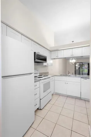 $199,900 | 245 Terrace Hill Boulevard, Unit 1E, DeBary, FL 32713