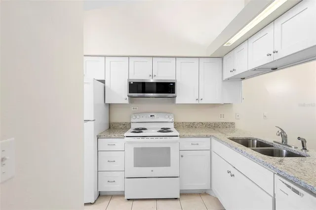 $199,900 | 245 Terrace Hill Boulevard, Unit 1E, DeBary, FL 32713