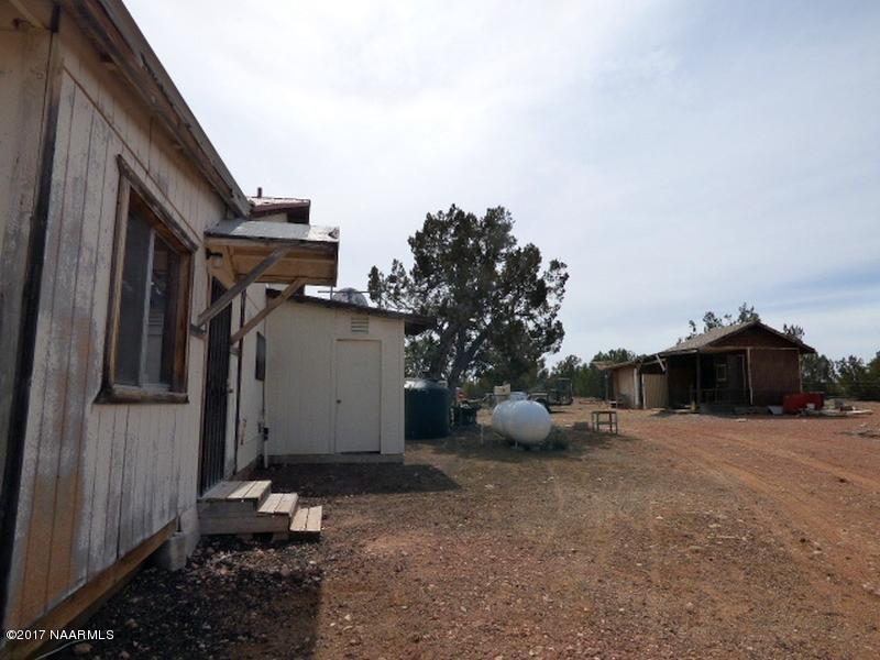 44495 Cattle Road Ash Fork, AZ 86320 - Photo 30 of 34 P1150218