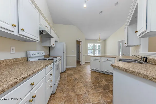 $2,000 | 212 Derby Park Avenue, New Bern, NC 28562