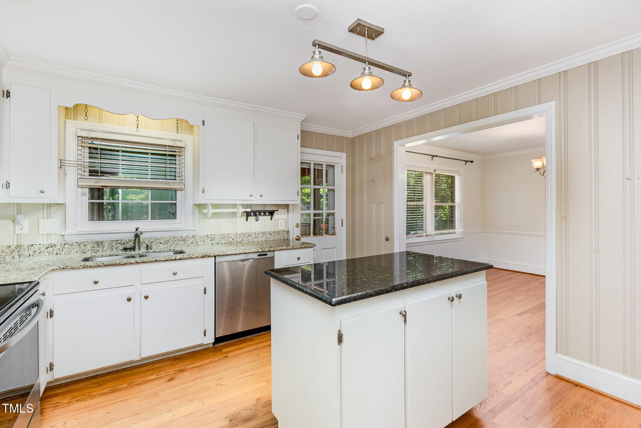 2133 Ridge Road Raleigh, NC 27607 - Photo 8 of 22 008_cj4a6255-edit_792