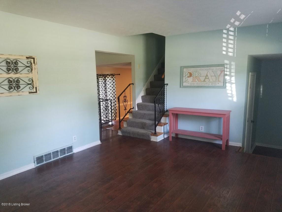 808 Echo Bridge Road Louisville, KY 40243 - Photo 4 of 23 Huge living room