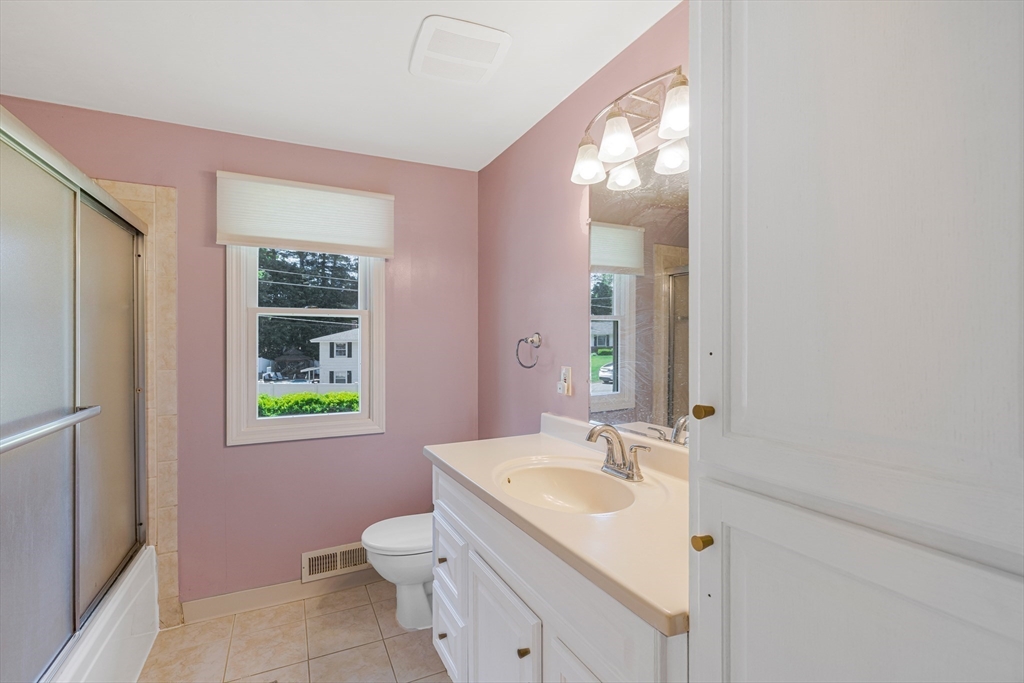 14 Raymond Road Chelmsford, MA 01824 - Photo 17 of 35