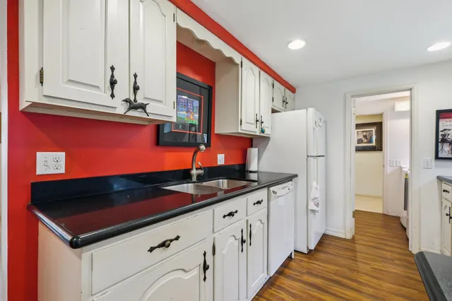 $749,500 | 640 Highway 96 West, Shoreview, MN 55126