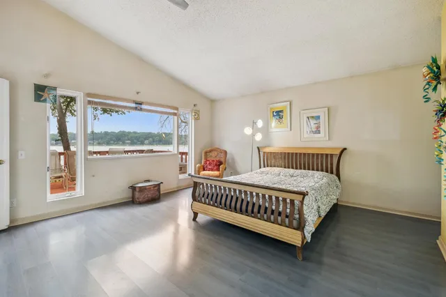 $749,500 | 640 Highway 96 West, Shoreview, MN 55126