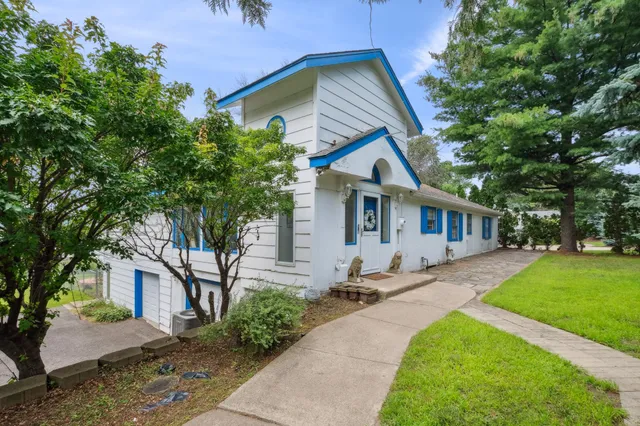 $749,500 | 640 Highway 96 West, Shoreview, MN 55126