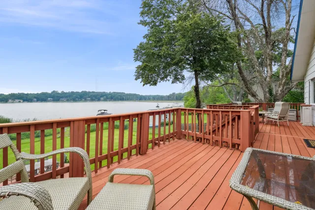 $749,500 | 640 Highway 96 West, Shoreview, MN 55126