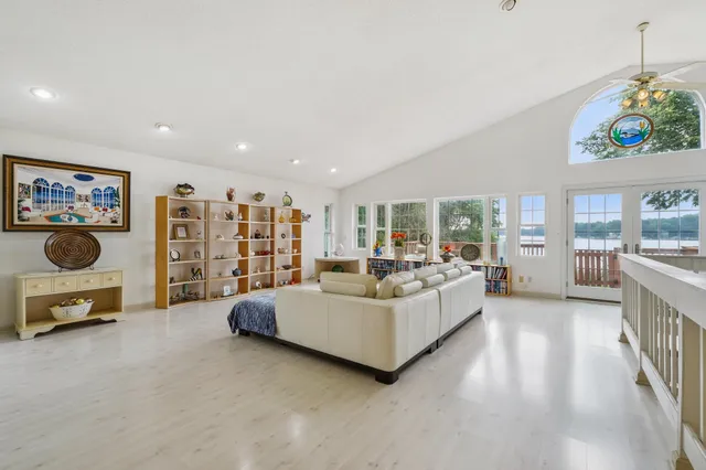 $749,500 | 640 Highway 96 West, Shoreview, MN 55126