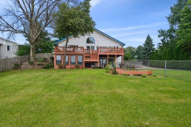 $749,500 | 640 Highway 96 West, Shoreview, MN 55126