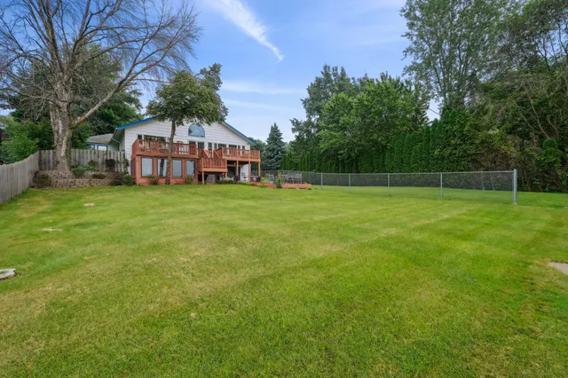 $749,500 | 640 Highway 96 West, Shoreview, MN 55126