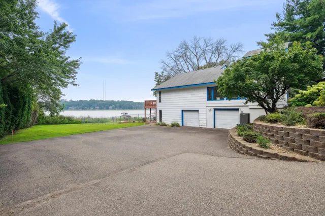 $749,500 | 640 Highway 96 West, Shoreview, MN 55126