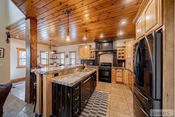 $725,000 | 2424 East Timberview Circle, Idaho Falls, ID 83401