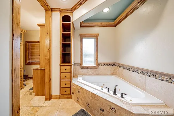 $725,000 | 2424 East Timberview Circle, Idaho Falls, ID 83401