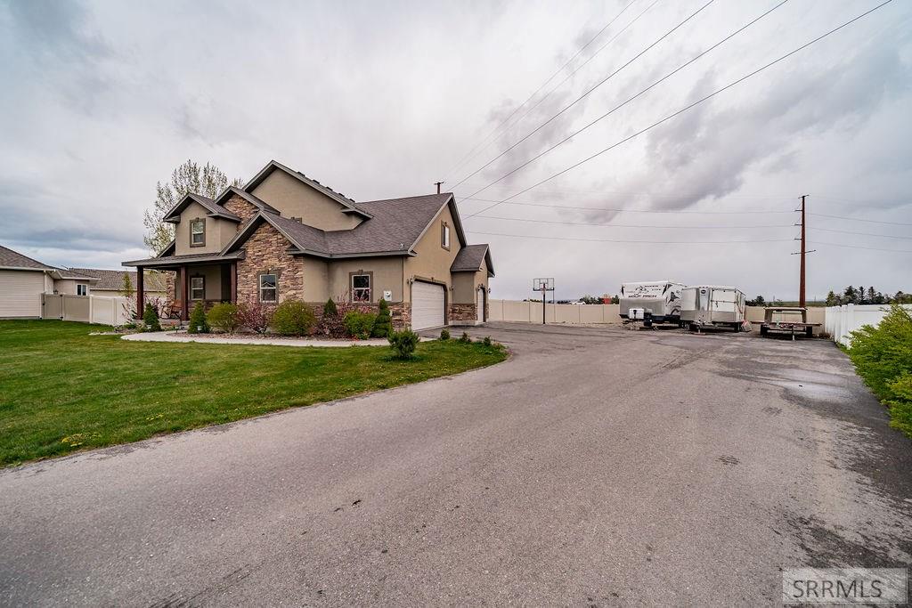 2424 East Timberview Circle Idaho Falls, ID 83401 - Photo 5 of 107