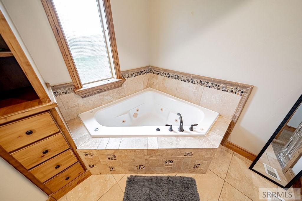 2424 East Timberview Circle Idaho Falls, ID 83401 - Photo 52 of 107