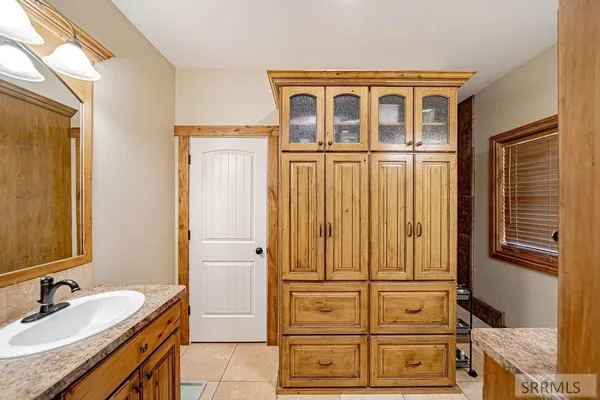 $725,000 | 2424 East Timberview Circle, Idaho Falls, ID 83401