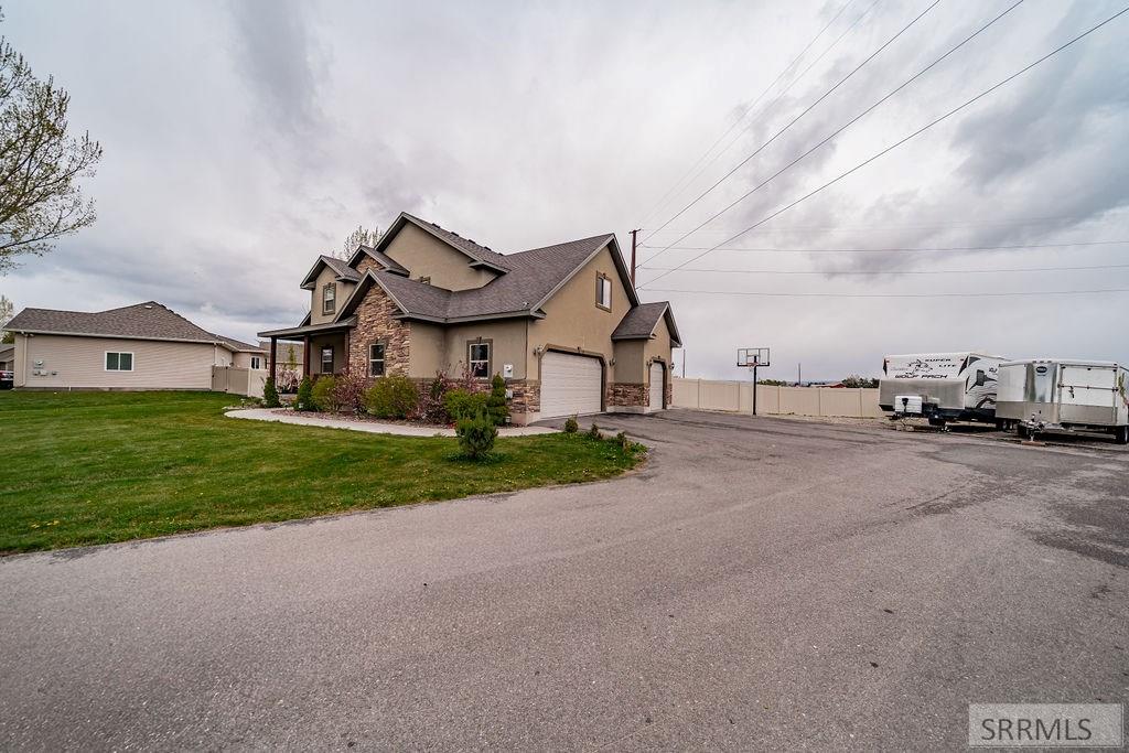 2424 East Timberview Circle Idaho Falls, ID 83401 - Photo 6 of 107