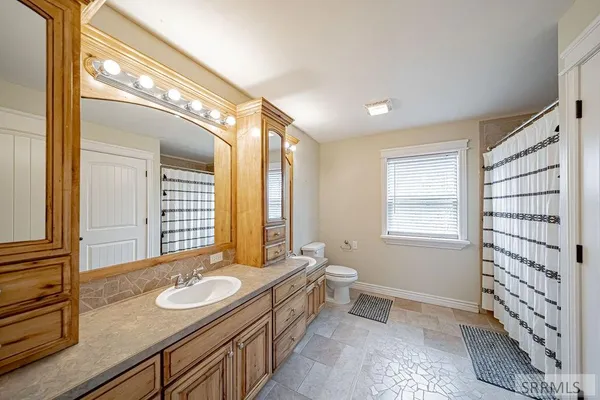 $725,000 | 2424 East Timberview Circle, Idaho Falls, ID 83401