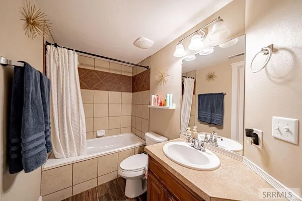 $725,000 | 2424 East Timberview Circle, Idaho Falls, ID 83401