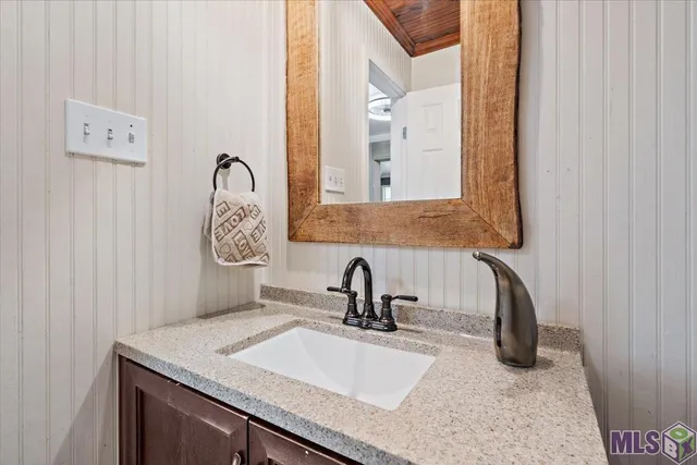 $379,900 | 7944 Comite Acres Drive, Baker, LA 70714