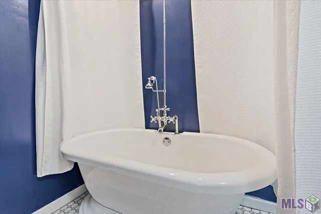 $379,900 | 7944 Comite Acres Drive, Baker, LA 70714