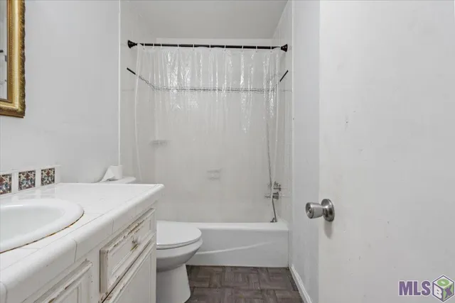 $379,900 | 7944 Comite Acres Drive, Baker, LA 70714