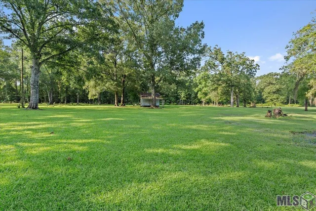 $379,900 | 7944 Comite Acres Drive, Baker, LA 70714