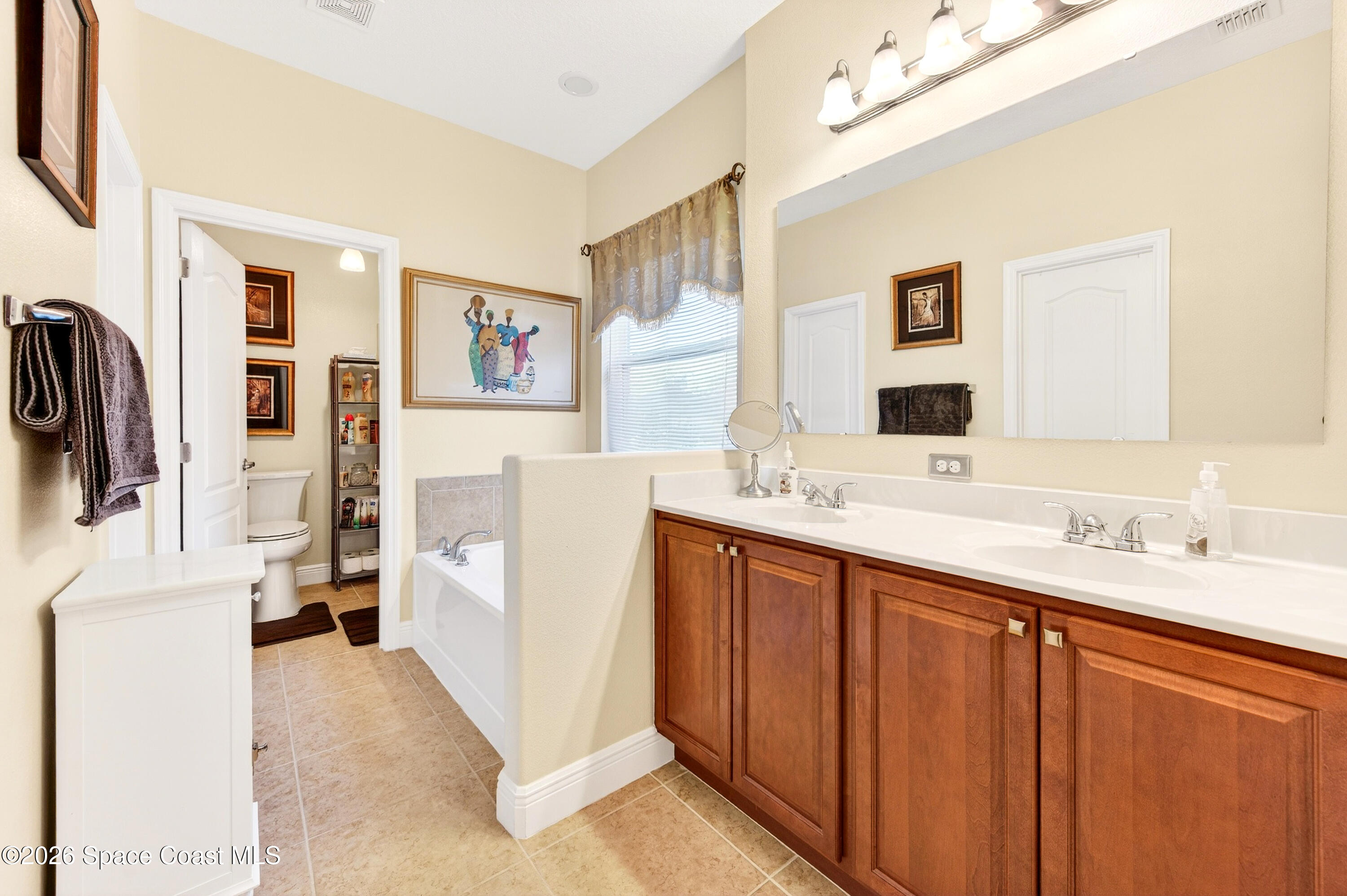 3347 Slate Street Melbourne, FL 32904 - Photo 27 of 48 Double Sinks/Vanities & Garden Tub