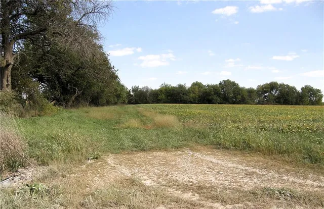 $820,820 | 2175 Louisiana Road, Ottawa, KS 66067