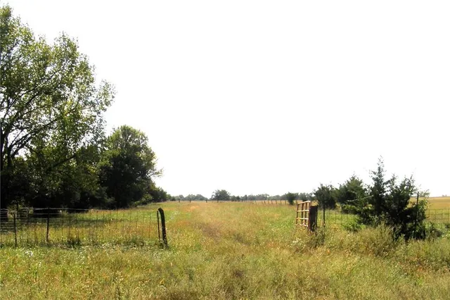 $820,820 | 2175 Louisiana Road, Ottawa, KS 66067