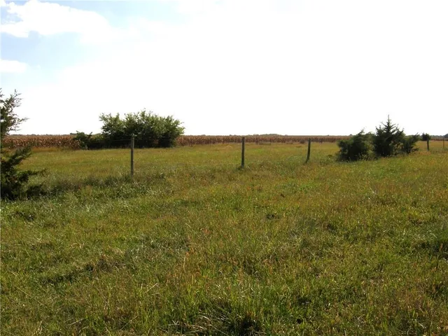 $820,820 | 2175 Louisiana Road, Ottawa, KS 66067