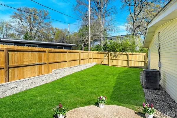 $300,000 | 727 Paschal Drive, Mehlville, MO 63125
