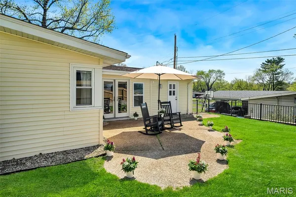 $300,000 | 727 Paschal Drive, Mehlville, MO 63125