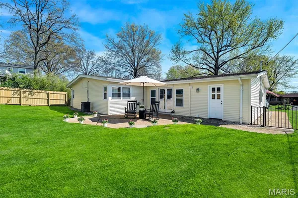 $300,000 | 727 Paschal Drive, Mehlville, MO 63125