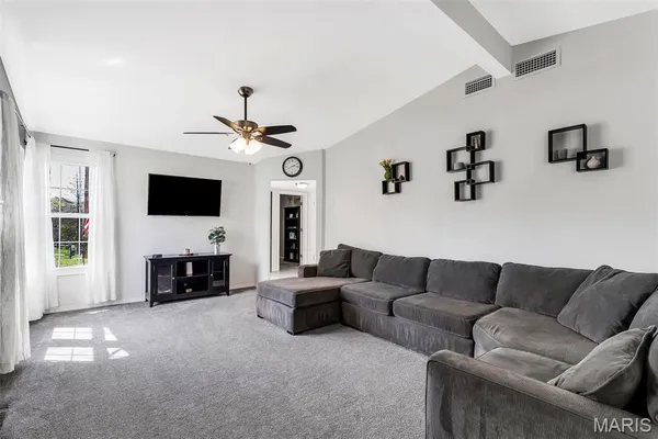 $300,000 | 727 Paschal Drive, Mehlville, MO 63125