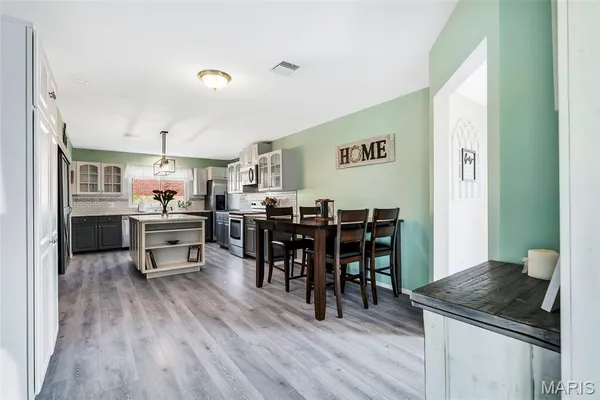 $300,000 | 727 Paschal Drive, Mehlville, MO 63125