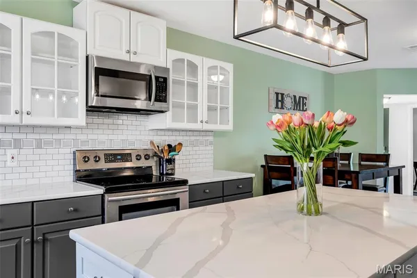 $300,000 | 727 Paschal Drive, Mehlville, MO 63125