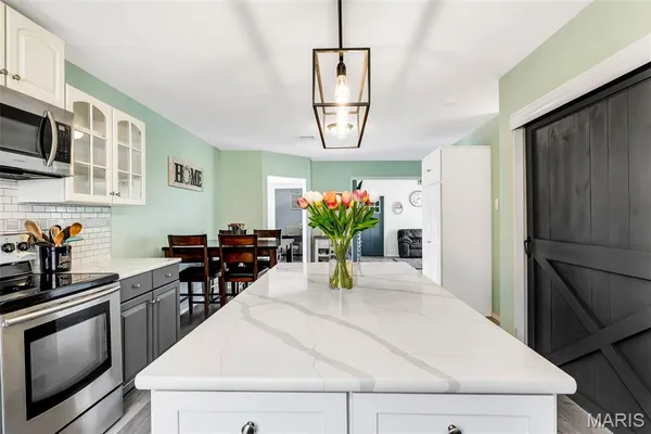 $300,000 | 727 Paschal Drive, Mehlville, MO 63125