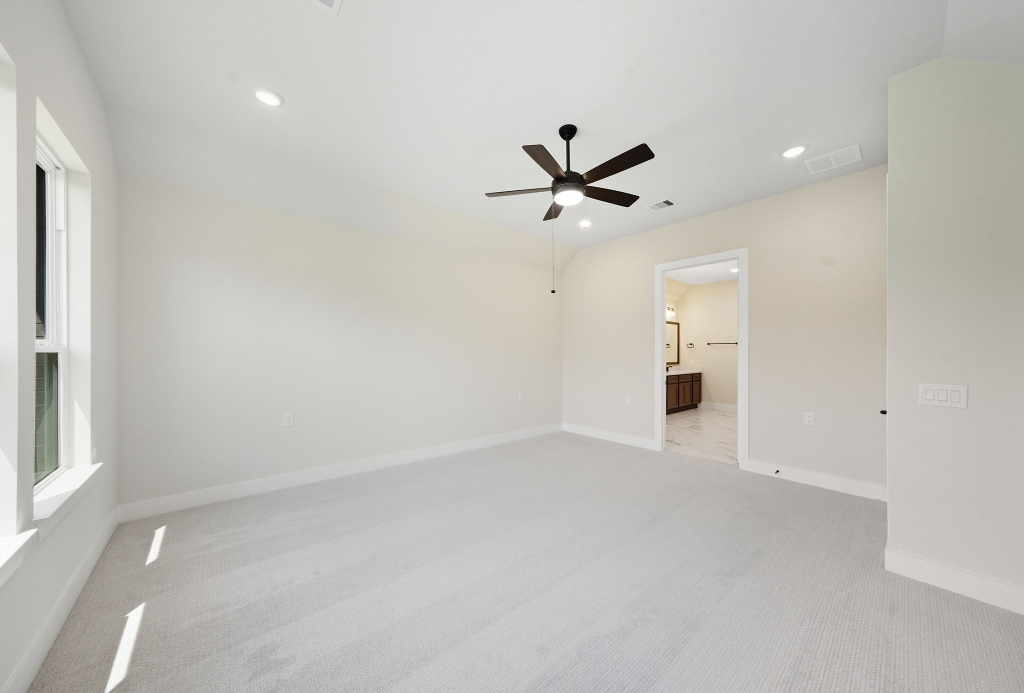 10041 Larkin Cove Willis, TX 77318 - Photo 34 of 48 an empty room with entrance and windows