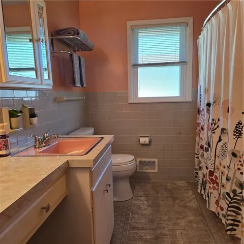 $250,000 | 79 Drake Drive, Irondequoit, NY 14617