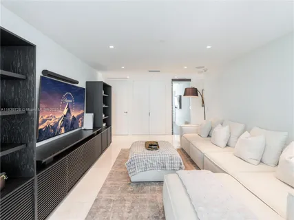 $5,250,000 | 17475 Collins Avenue, Unit 1001, Sunny Isles Beach, FL 33160